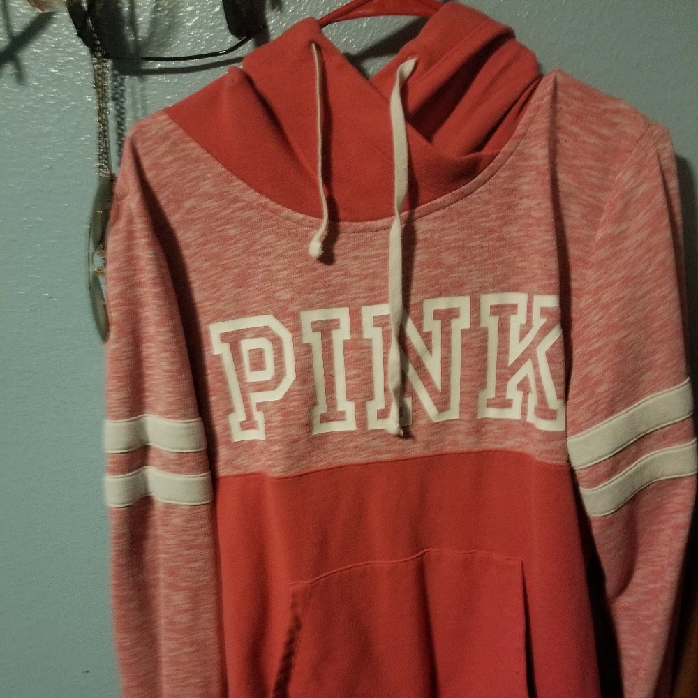 Pull over hoodie